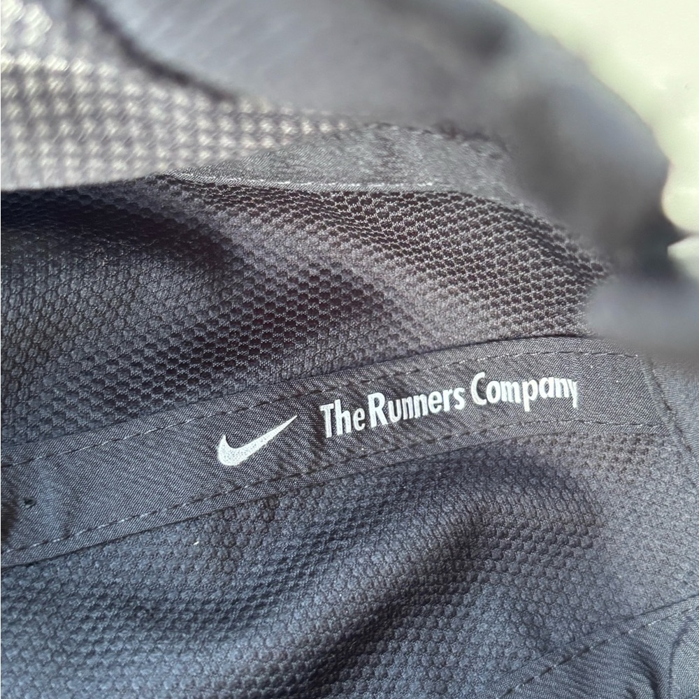 Nike Dri-FIT Black Running Cap Adjustable Mesh Hat Athletic‎ Minimalist Sporty - Picture 7 of 7